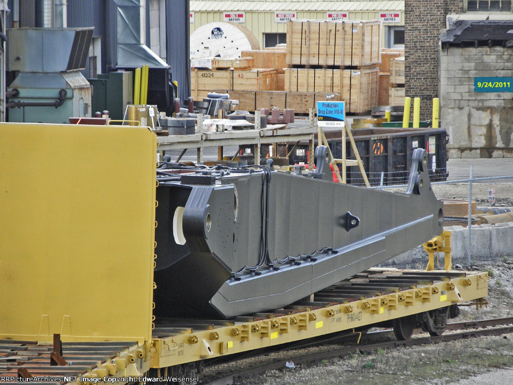 PHMX 4427 loaded with a shovel boom @ Harnischfeger corner